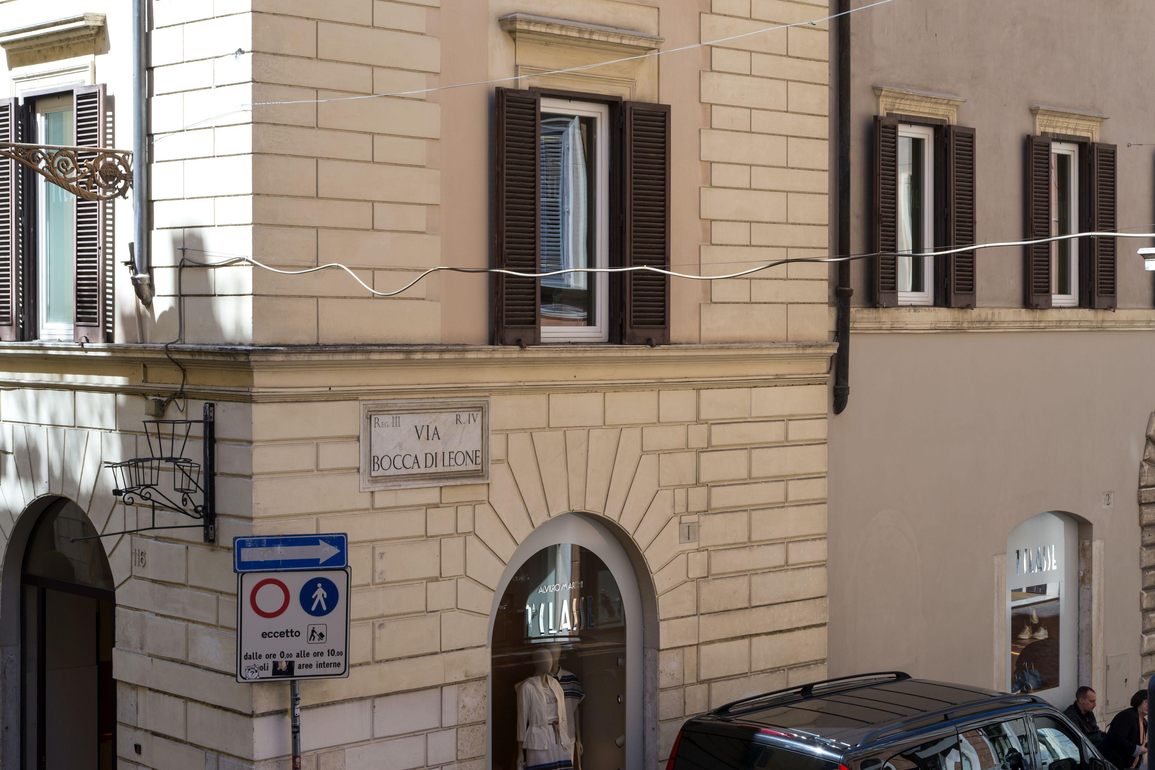Rome Frattina27 — Photos 1